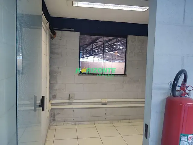Galpão / Barracão com 1480m², para alugar, no bairro Chácaras Reunidas em São José dos Campos