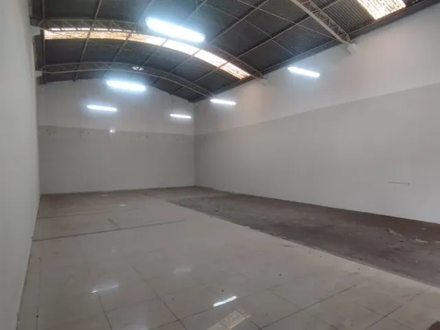 Galpão / Barracão para alugar, no bairro Jardim Riviera em Cambé