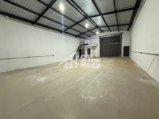 Galpão / Barracão com 210m², à venda, no bairro Pito Risso em Andradas