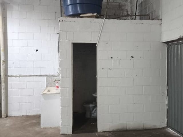 Foto do Galpão / Barracão - Galpão para alugar, 200 m² por R$ 2.800,00/mês - Cidade Nova - Uberaba/MG | ZUCATO IMOBILIARIA LTDA
