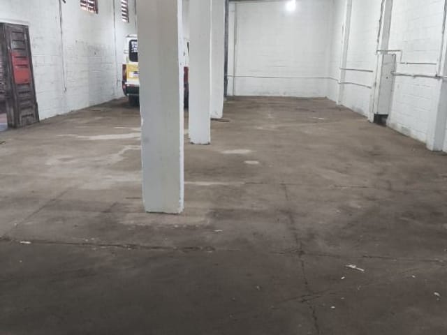 Foto do Galpão / Barracão - Galpão para alugar, 200 m² por R$ 2.800,00/mês - Cidade Nova - Uberaba/MG | ZUCATO IMOBILIARIA LTDA