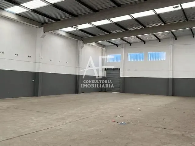 Galpão / Barracão com 500m², para alugar, no bairro Cidade Nova em Pindamonhangaba