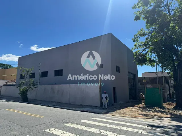Galpão / Barracão com 551m², para alugar, no bairro Vila Alpina em São Paulo
