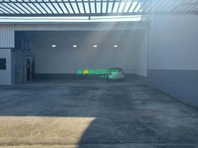 Galpão / Barracão com 300m², à venda, no bairro Vila Menino Jesus em Caçapava