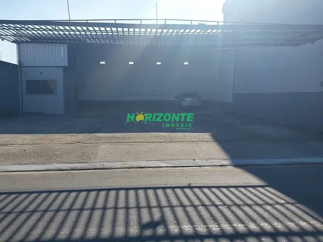 Galpão / Barracão com 300m², à venda, no bairro Vila Menino Jesus em Caçapava