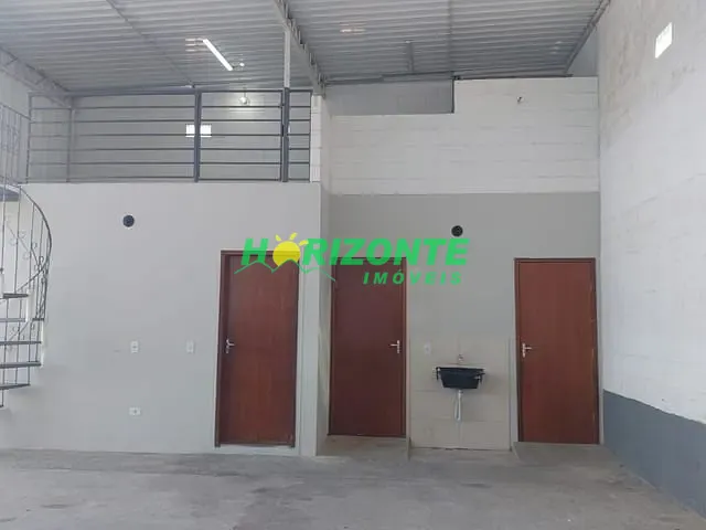 Galpão / Barracão com 300m², à venda, no bairro Vila Menino Jesus em Caçapava