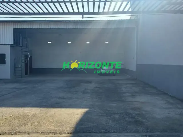 Galpão / Barracão com 300m², à venda, no bairro Vila Menino Jesus em Caçapava
