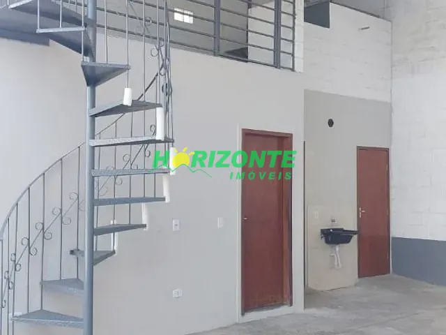 Galpão / Barracão com 300m², à venda, no bairro Vila Menino Jesus em Caçapava