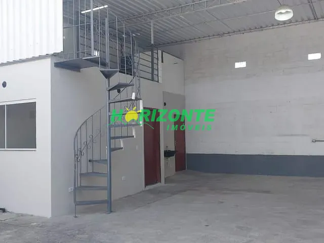 Galpão / Barracão com 300m², à venda, no bairro Vila Menino Jesus em Caçapava