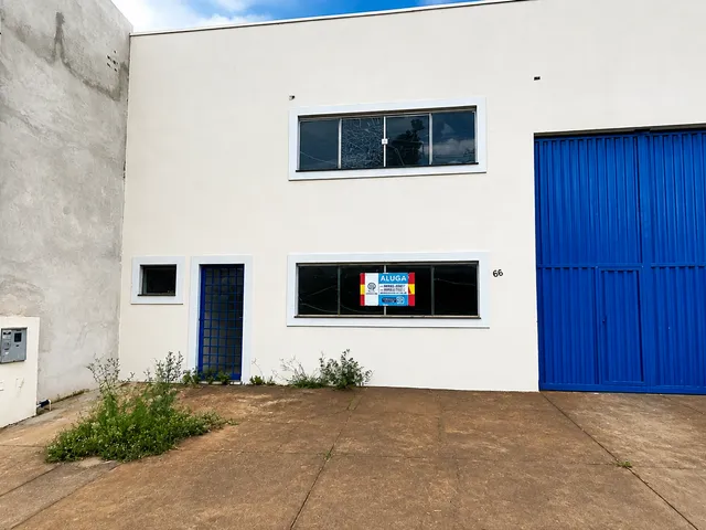 Galpão / Barracão para alugar, no bairro Chácara Manella em Cambé