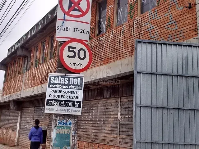 Galpão / Barracão com 1547m², à venda, no bairro Jardim Itapeva em Mauá