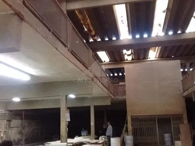 Galpão / Barracão com 1547m², à venda, no bairro Jardim Itapeva em Mauá