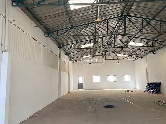 Galpão / Barracão com 483m², para alugar, no bairro Cajuru do Sul em Sorocaba