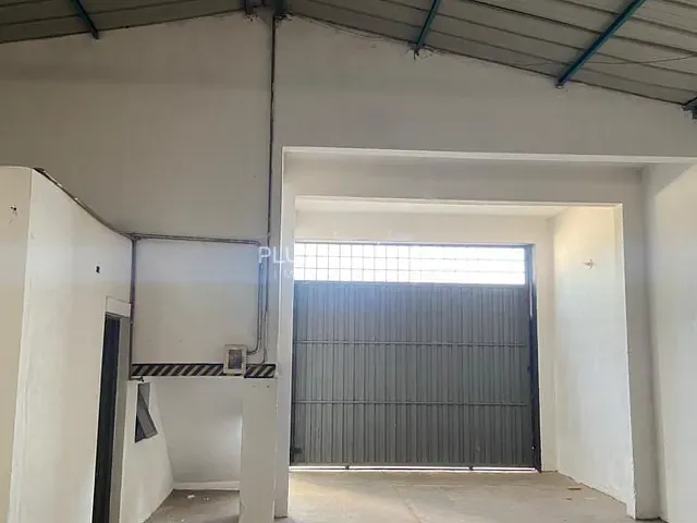 Galpão / Barracão com 483m², para alugar, no bairro Cajuru do Sul em Sorocaba