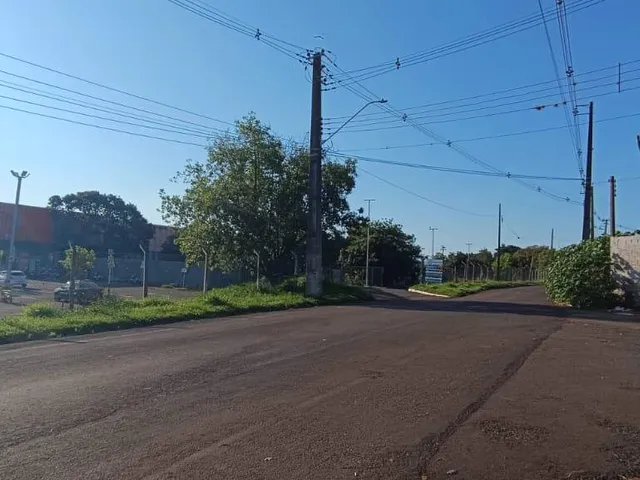 Galpão / Barracão com 8000m², para alugar, no bairro Parque Maracanã em Cambé
