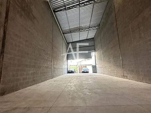 Galpão / Barracão com 170m², para alugar, no bairro Centro em Taubaté