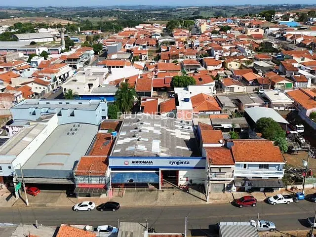 Galpão / Barracão com 750m², para alugar, no bairro Centro em Capela do Alto
