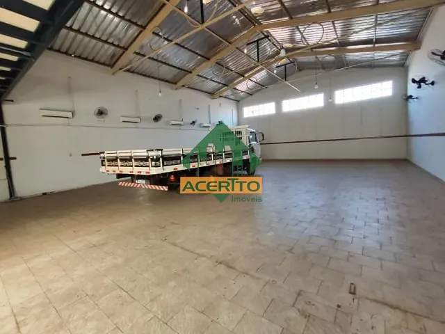 Galpão / Barracão com 300m², à venda, no bairro Jardim do Prado em Araçatuba
