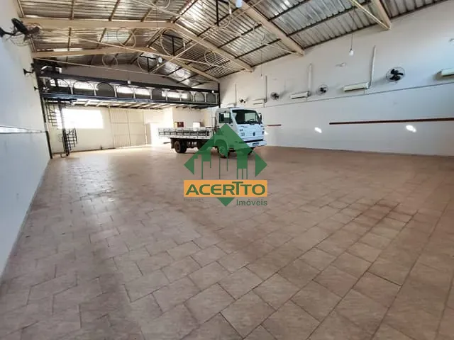 Galpão / Barracão com 300m², à venda, no bairro Jardim do Prado em Araçatuba