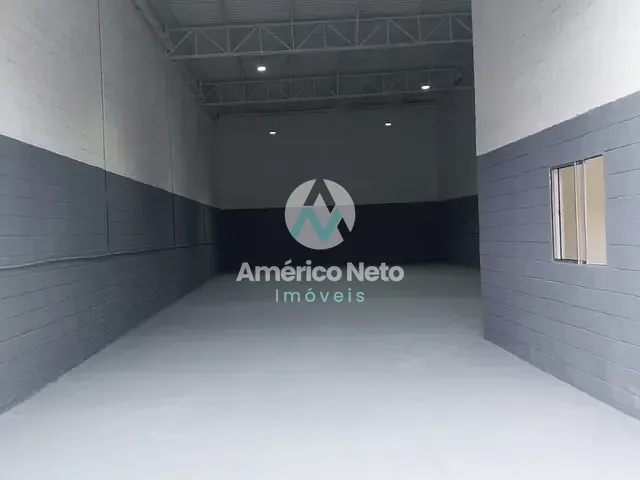 Galpão / Barracão com 340m², para alugar, no bairro Vila Alpina em São Paulo
