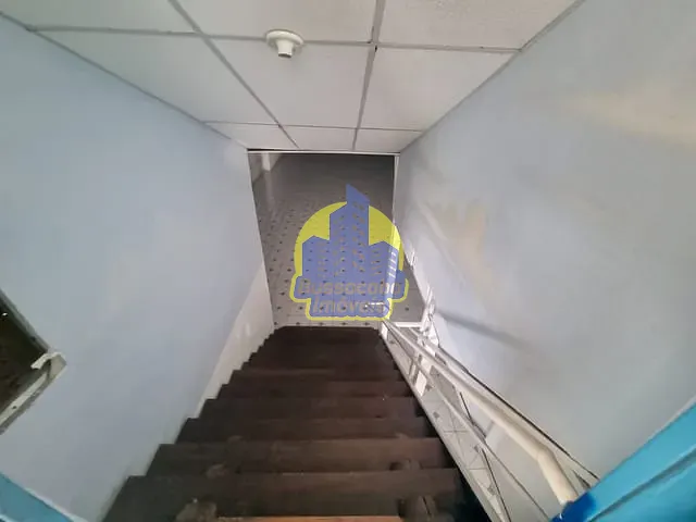 Galpão / Barracão com 400m², para alugar, no bairro km 18 em Osasco
