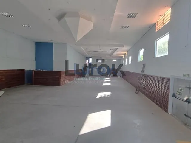 Galpão / Barracão com 730m², para alugar, no bairro Vila Faustina II em Valinhos