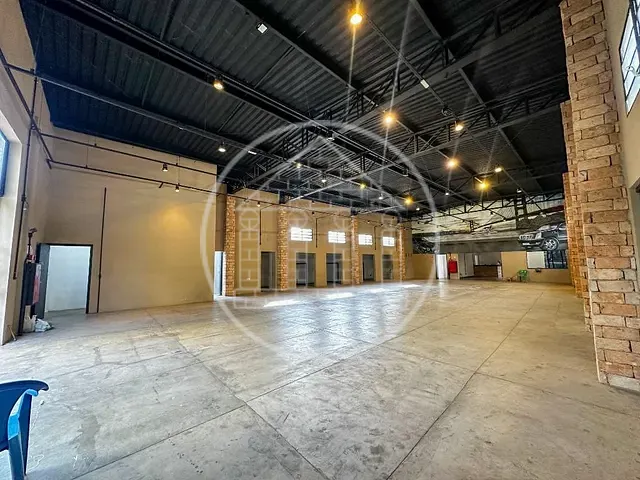 Galpão / Barracão com 955m², à venda ou para alugar, no bairro Vila Suzana em São Paulo