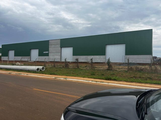 Barracão para locação, 750 m², Distrito Industrial, Cará-Cará.