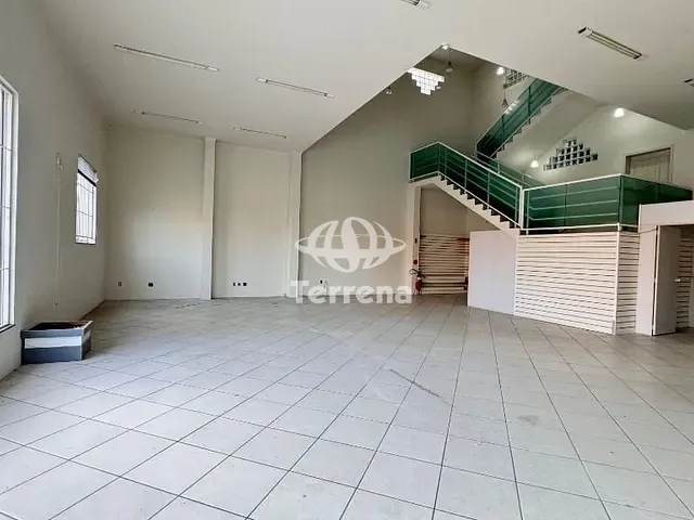 Galpão / Barracão com 800m², para alugar, no bairro Vila Nova em Blumenau