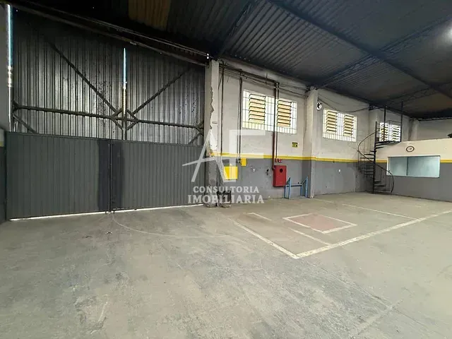 Galpão / Barracão para alugar, no bairro Vila Bela em Guaratinguetá