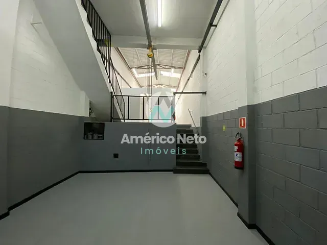 Galpão / Barracão com 287m², à venda ou para alugar, no bairro Cerâmica em São Caetano do Sul