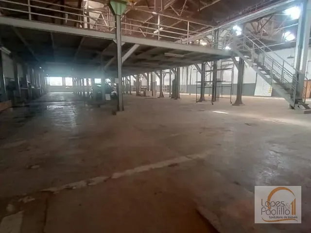 Galpão / Barracão com 1800m², para alugar, no bairro Centro em Atibaia