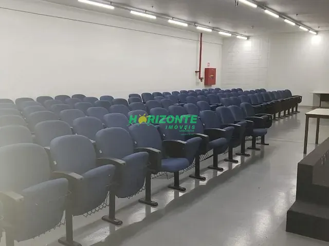 Galpão / Barracão com 5302m², para alugar, no bairro Jardim das Indústrias em São José dos Campos