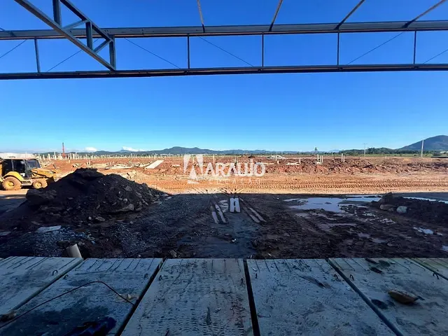 Galpão / Barracão com 15000m², para alugar, no bairro São Roque em Itajaí