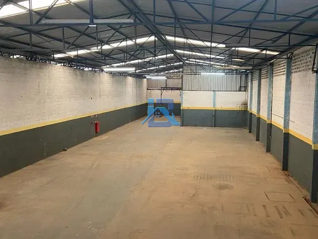 Galpão / Barracão com 900m², para alugar, no bairro Bairro da Ponte em Itatiba