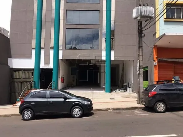 Galpão / Barracão com 2000m², para alugar, no bairro Centro em Londrina