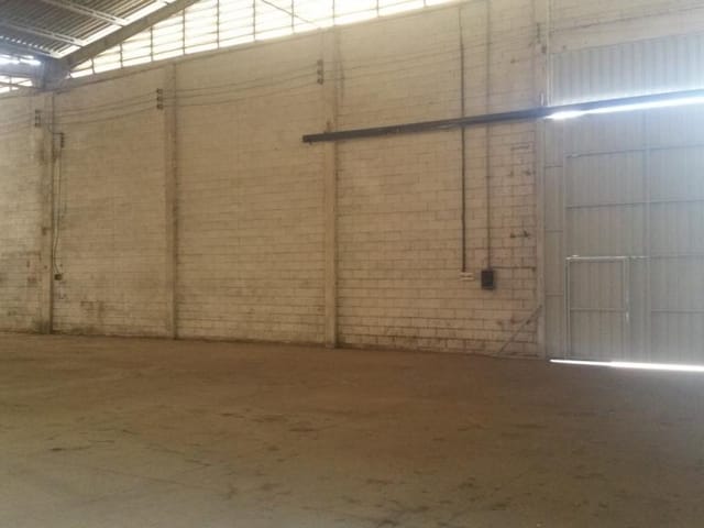 Galpão / Barracão com 2000m², para alugar, no bairro São Roberto (Jordanésia) em Cajamar