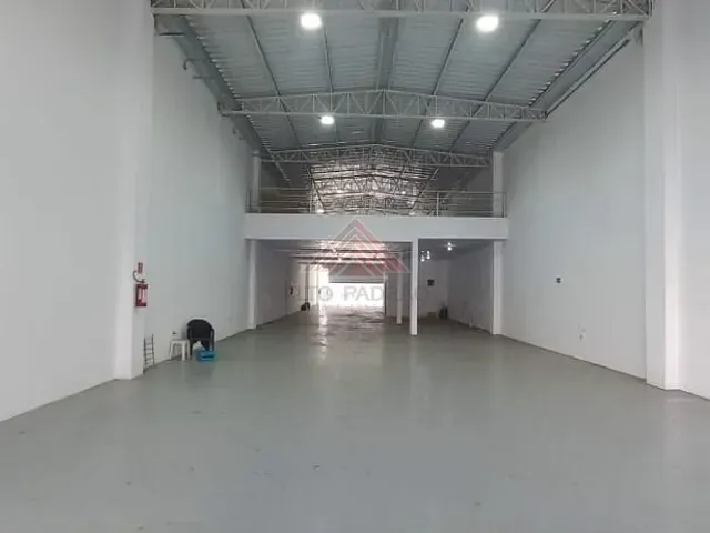 Galpão / Barracão com 800m², para alugar, no bairro Vila Bocaina em Mauá