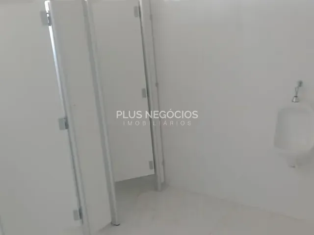 Galpão / Barracão com 1000m², para alugar, no bairro Jardim Ibiti do Paço em Sorocaba