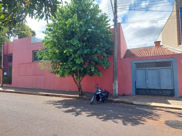 Galpão / Barracão com 250m², à venda, no bairro Novo Parque São Vicente em Birigüi