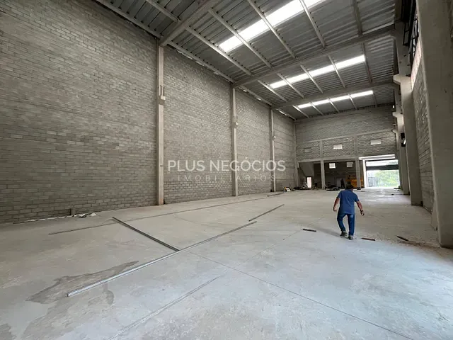 Galpão / Barracão com 1000m², para alugar, no bairro Jardim Ibiti do Paço em Sorocaba