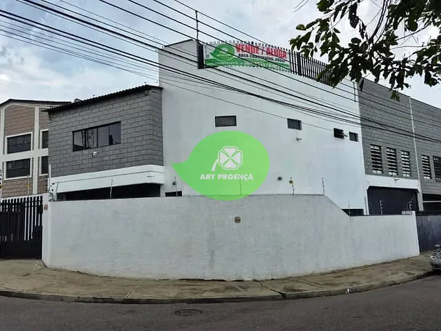 Galpão / Barracão com 418m², à venda ou para alugar, no bairro Jardim Leocadia em Sorocaba