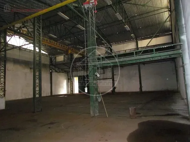 Galpão / Barracão com 1000m², para alugar, no bairro Jardim Alpino em São Paulo