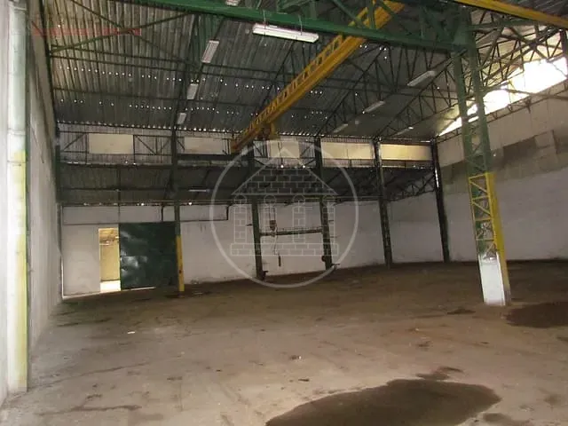 Galpão / Barracão com 1000m², para alugar, no bairro Jardim Alpino em São Paulo