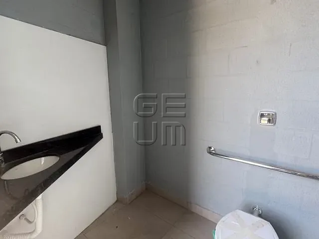 Galpão / Barracão à venda, no bairro Portal de Versalhes 1 em Londrina