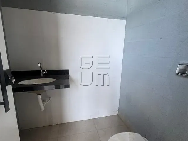 Galpão / Barracão à venda, no bairro Portal de Versalhes 1 em Londrina