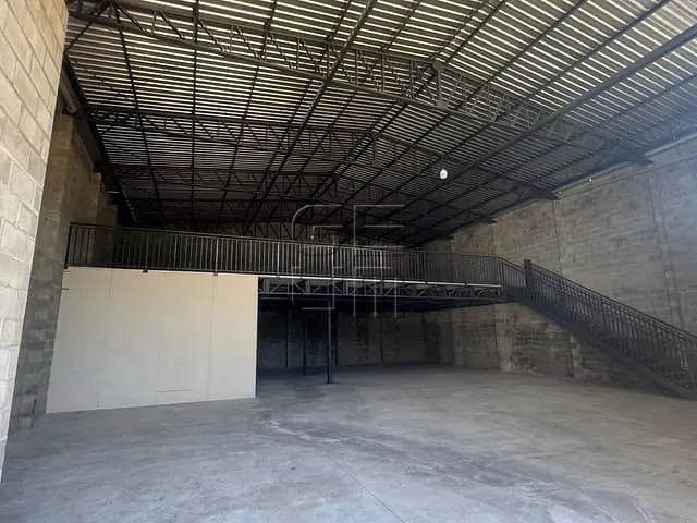 Galpão / Barracão à venda, no bairro Portal de Versalhes 1 em Londrina