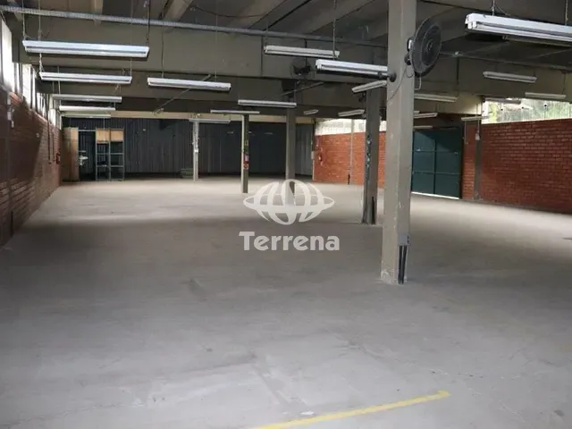 Galpão / Barracão com 2405m², para alugar, no bairro Velha Central em Blumenau