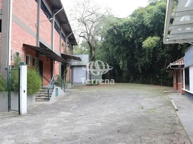 Galpão / Barracão com 2405m², para alugar, no bairro Velha Central em Blumenau