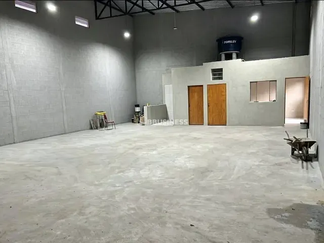 Galpão / Barracão com 200m², para alugar, no bairro São Judas Tadeu em Vargem Grande Paulista